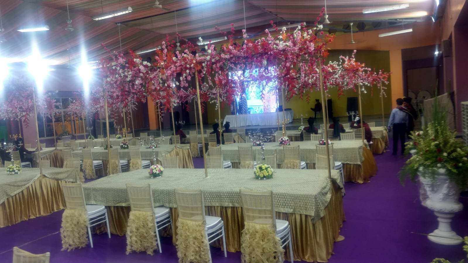 Garden pavilion buffet
